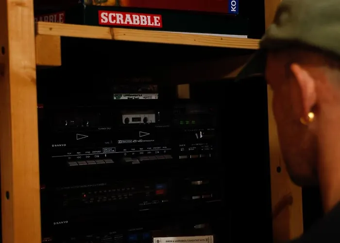 Tranquil Tigin - Your Little In Nyaraló Wicklow